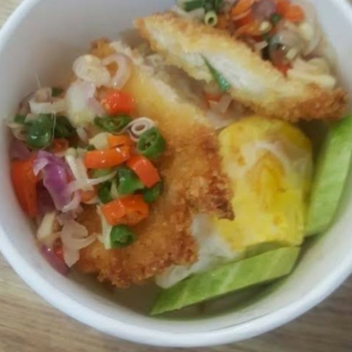 Paket 5 Nasi-chicken Katsu - Telur - Air Mineral - Sambal Matah