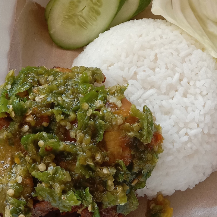 Paket Ayam Dan Es Teh