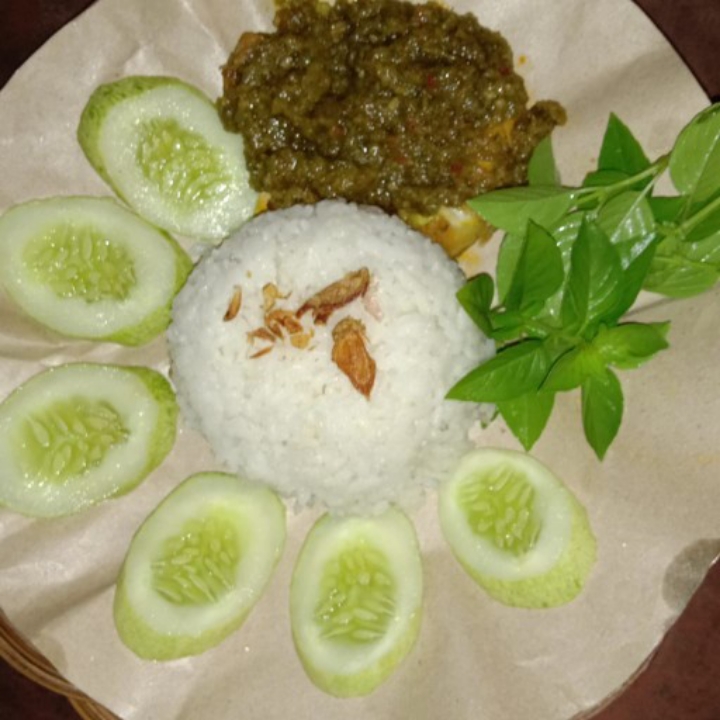 Paket Ayam Geprek Sambal Ijo Nasi Dan Es Teh