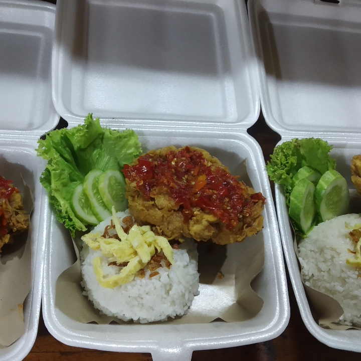 Paket Ayam Geprek Tanpa Tulang Nasi Uduk