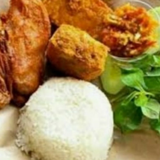 Paket Ayam Goreng Dada Ekstra Besar Nasi Tahu Tempe