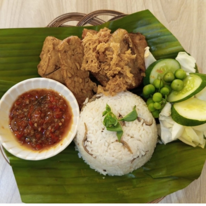 Paket Ayam Kremes Liwet
