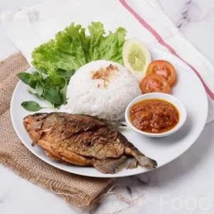 Paket Bawal Goreng Nasi Dan Lalapan