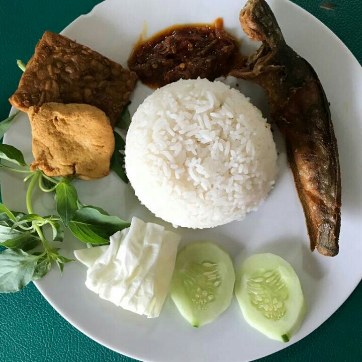 Paket Ekonomis Komplit Lele Penyet