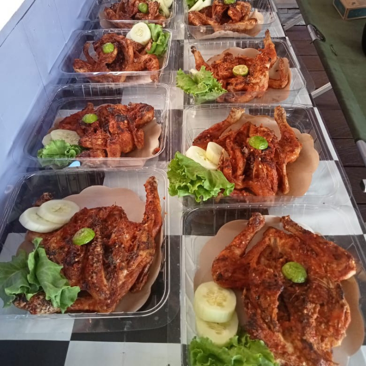 Paket Komplit 1 Ekor Ayam Potong Bakar