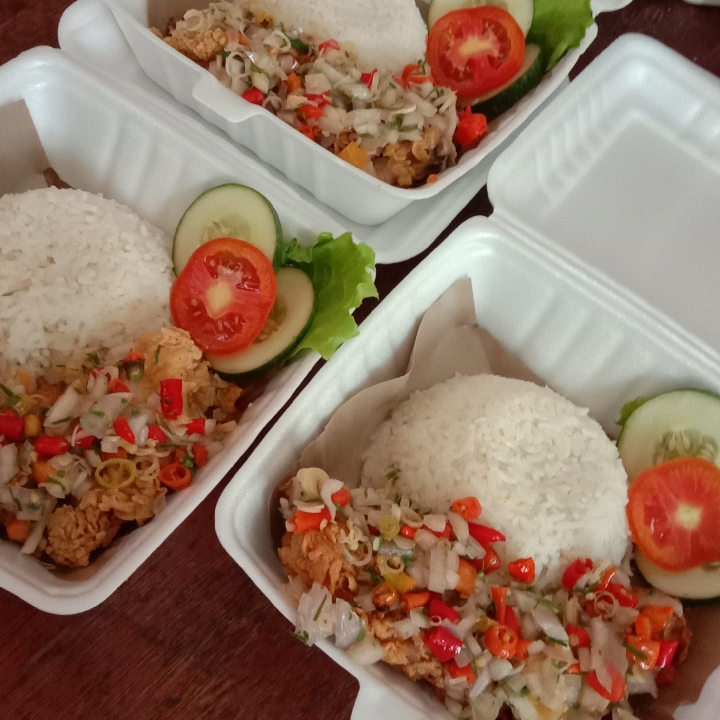 Paket Komplit Ayam Geprek Sambal Matah