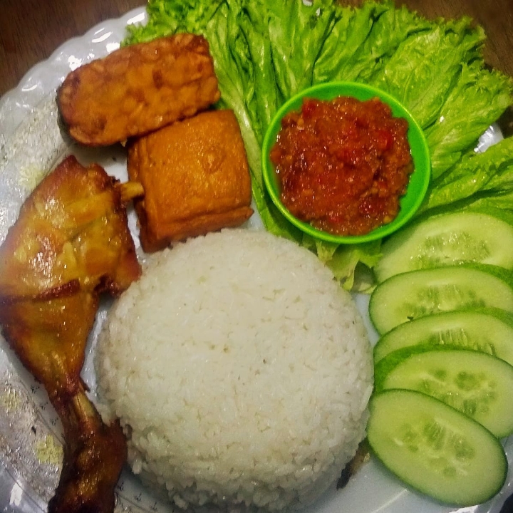 Paket Komplit Pecel Ayam Negri