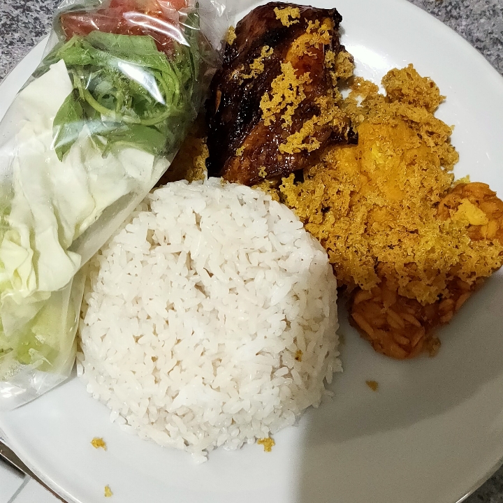Paket Lengkap Nasi Ayam Kampung Bakar Tahu Tempe Besar