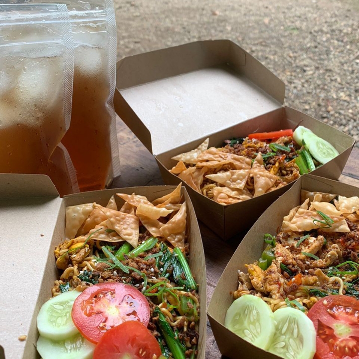 Paket Mie Telur Level dan Es