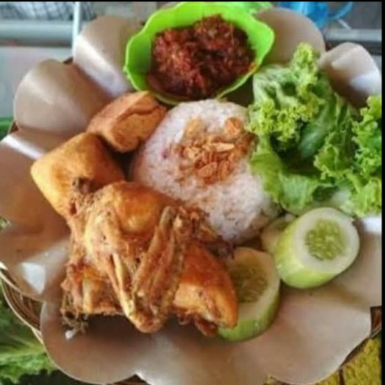 Paket Nasi Pecel Ayam Plus Tahu Tempe 