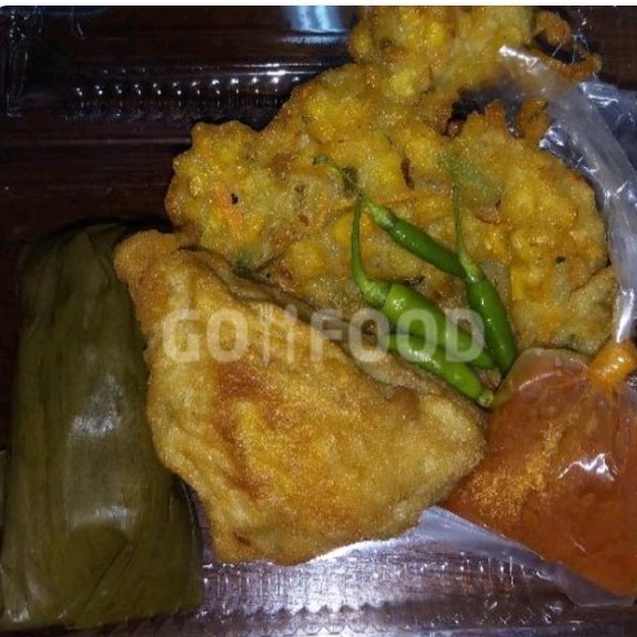 Paket Takjil Lontong Plus Gorengan