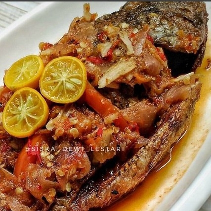 Pecak dan pecel  Ayam  Ikan Lele Khas Sunda 3