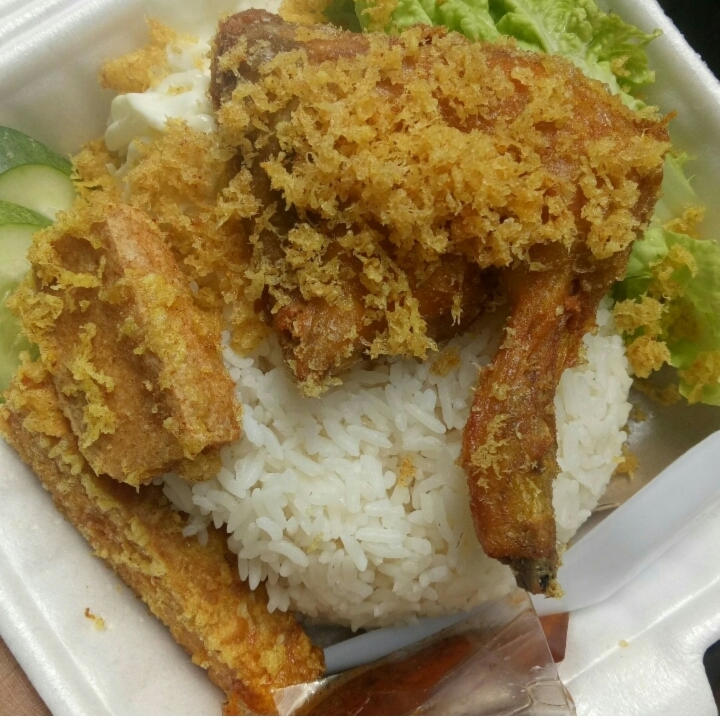 Pecel Ayam Kremes