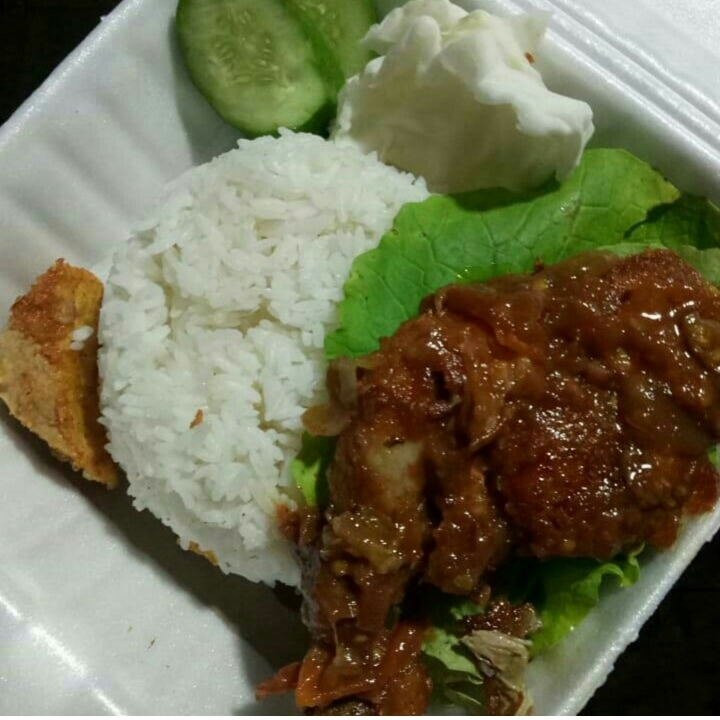 Pecel Ayam Penyet 