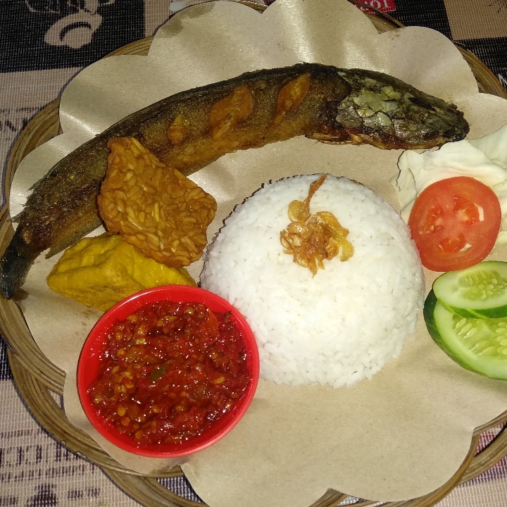 Pecel Lele