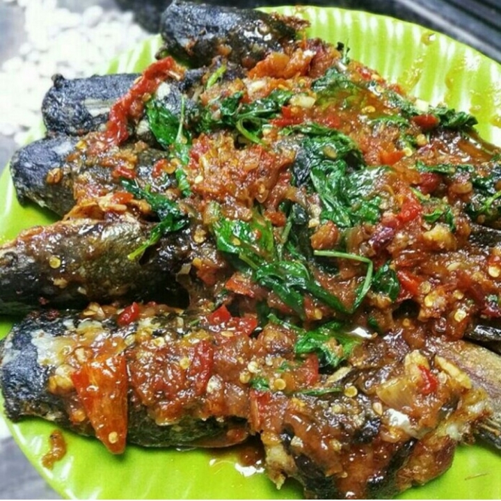 Pecel Lele Geprek Sambal Kemangi