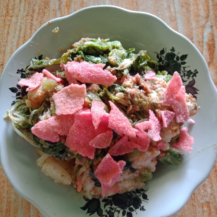 Pecel Lontong 