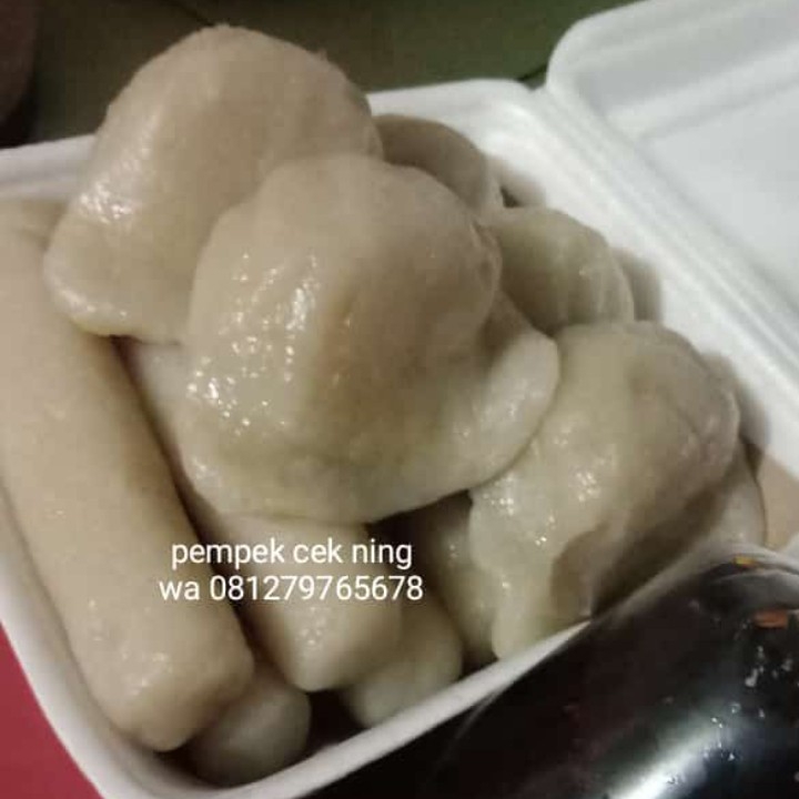 Pempek Kapal Selam Dan Lenjer