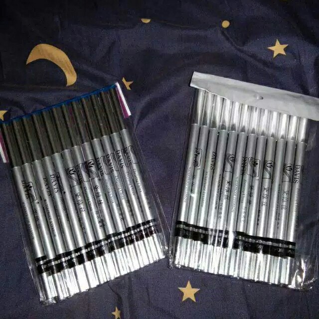Pensil Alis Merk Davis 2