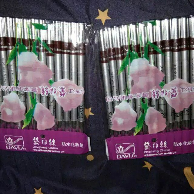 Pensil Alis Merk Davis 3