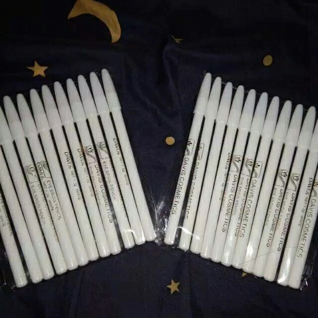 Pensil Alis Merk Davis 4