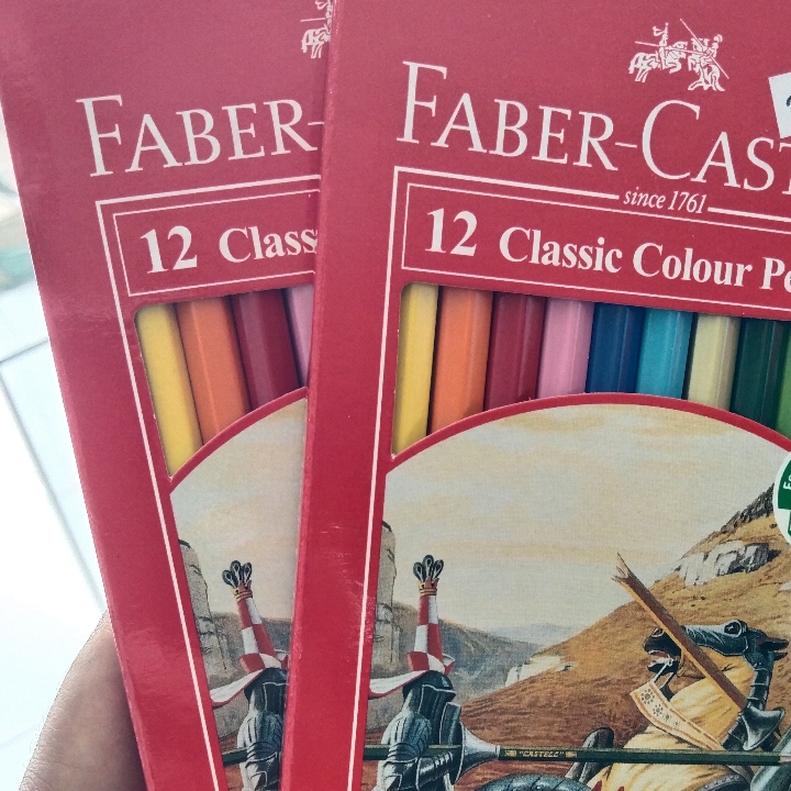 Pensil Warna