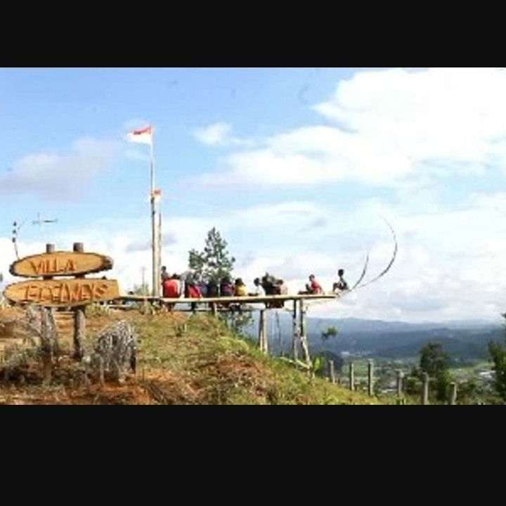 Perahu Bambu