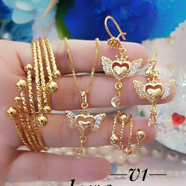 Perhiasan Set Dewasa 01