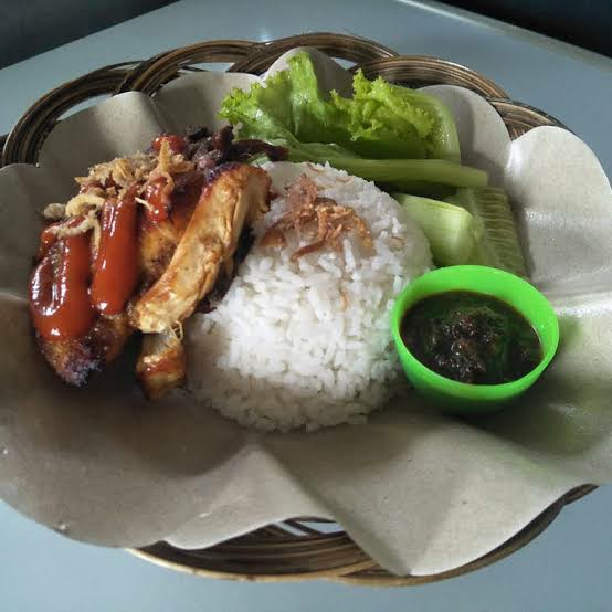 AYAM PENYET PUNCAK BENDUNGAN