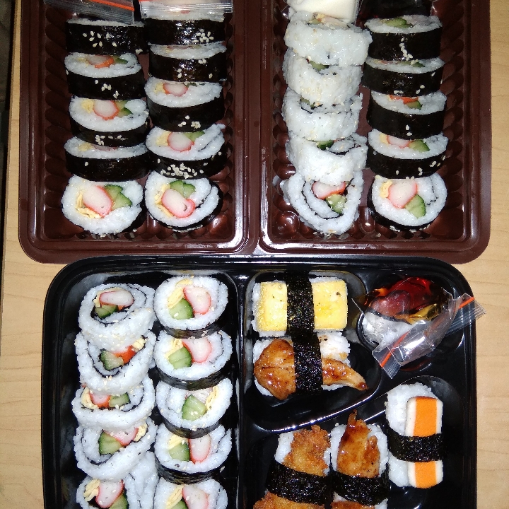 Pesanan Roll Sushi