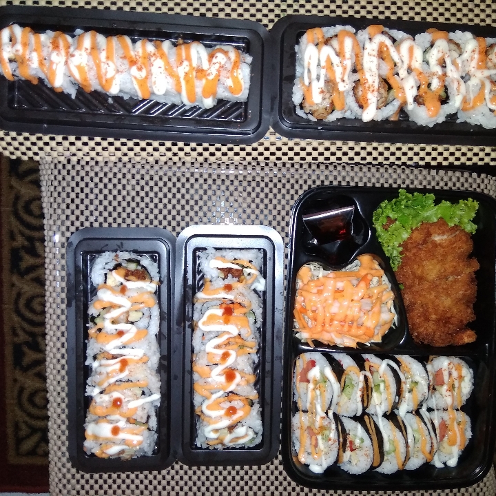 Pesanan Roll Sushi