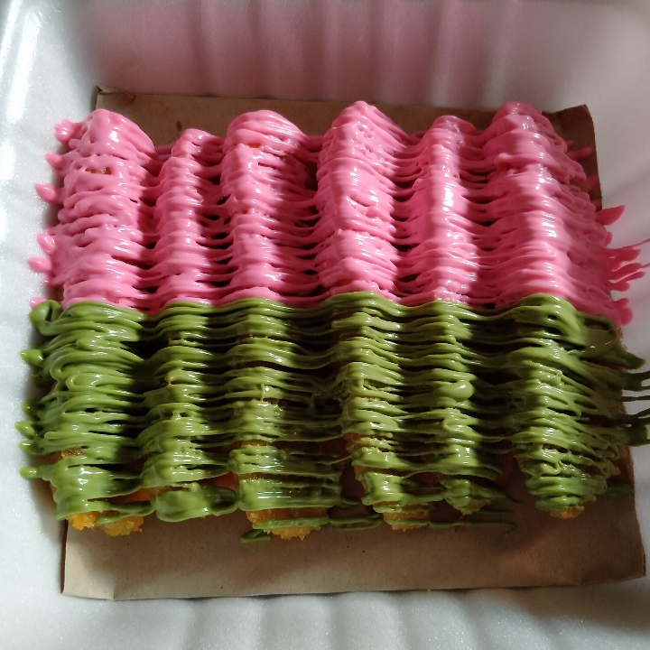 Pisang Pasir Lumer Greentea - Strawberry