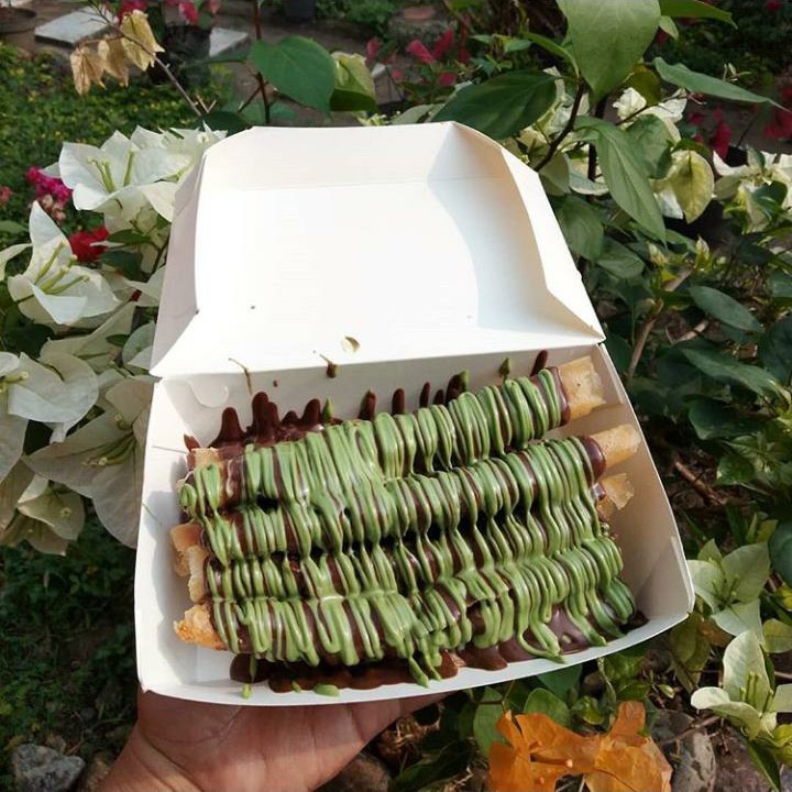 Pisang Rolls Green Tea