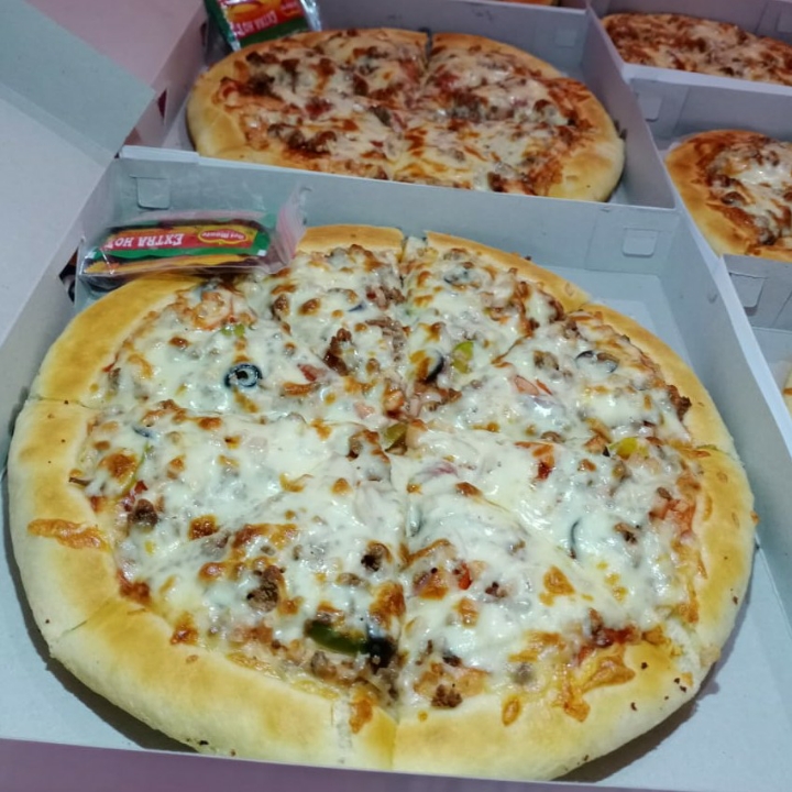 Pizza Beef Onion Large