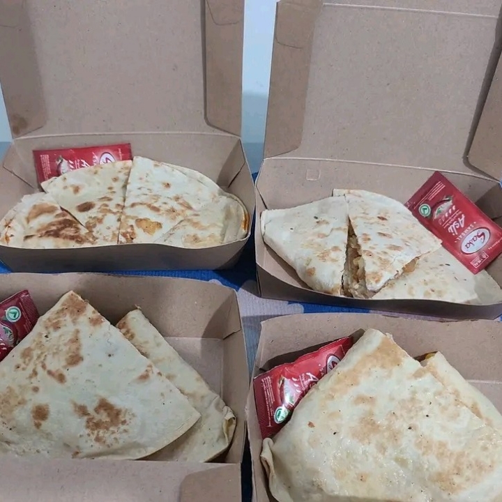 Pizza Lipat Double Tortilla 