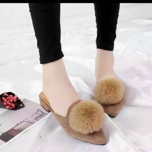 Pompom Flatshoes Coklat