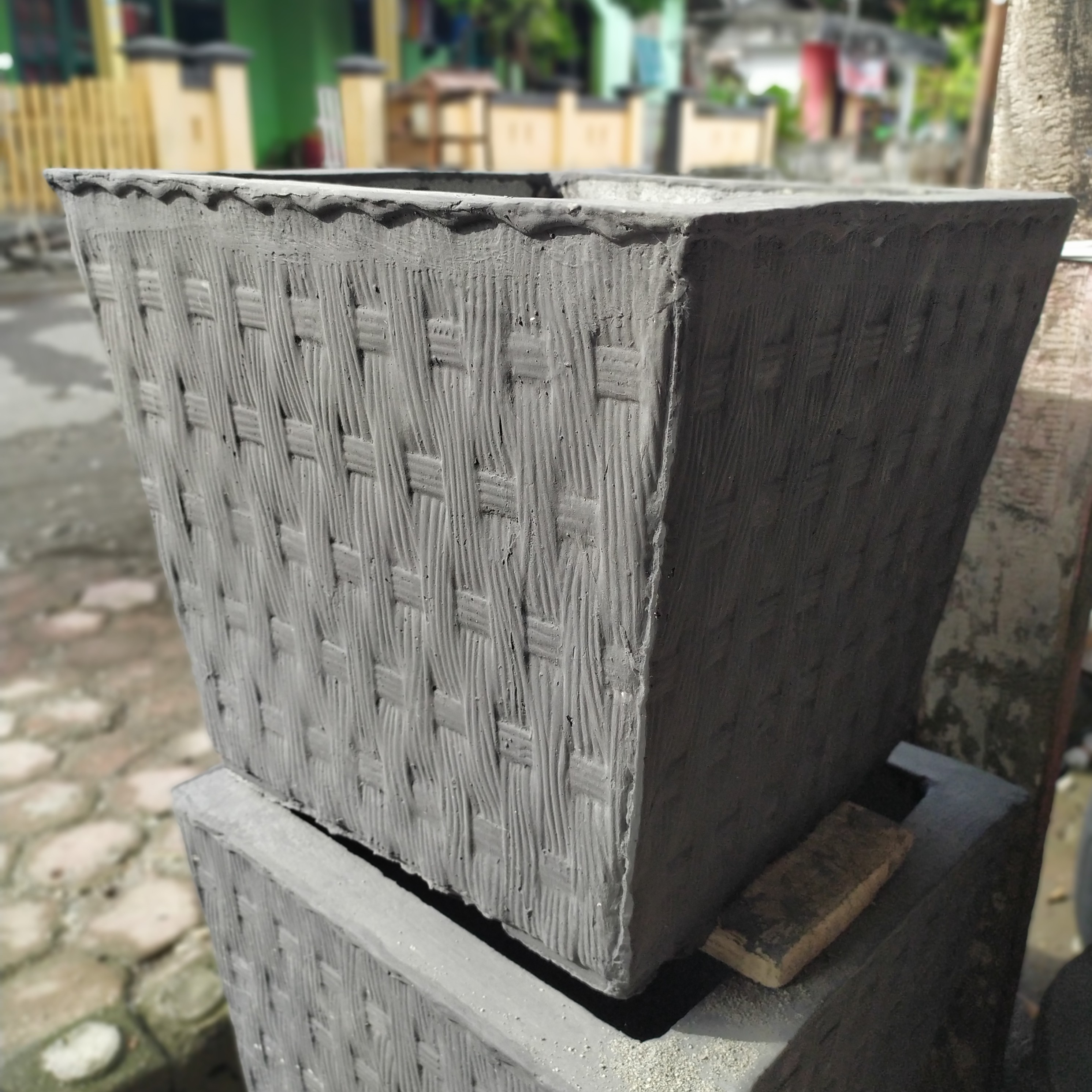 Pot Kotak Tikar