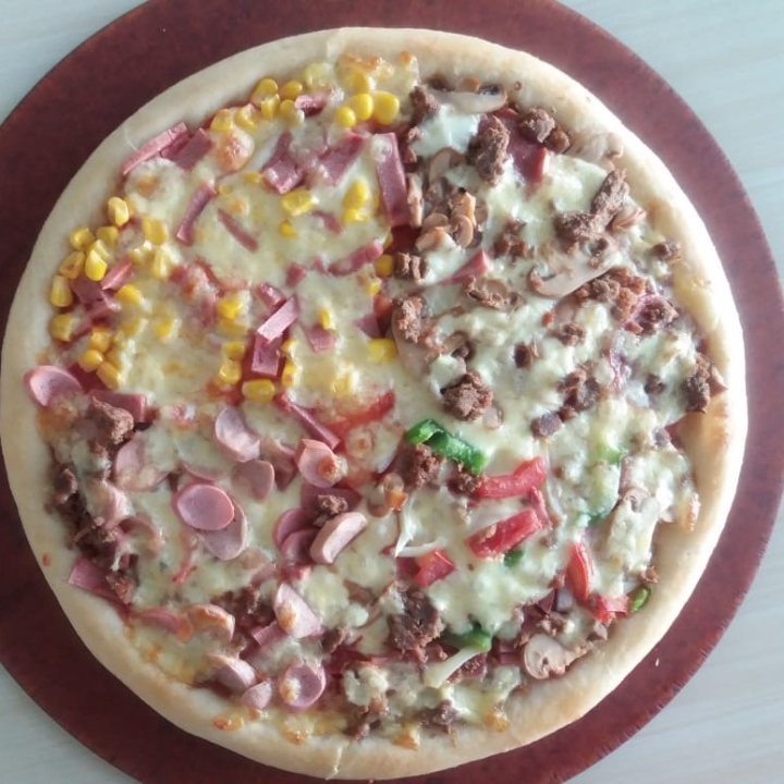 Quadza Pizza Pinggiran Keju Ukuran Besar 