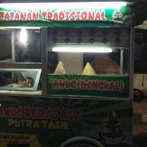 RANGKASBITUNG- AWUG DONGKAL DEPAN RSUD ADJIDARMO