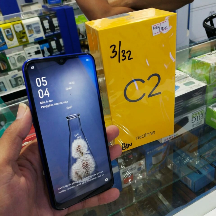 REALME C2