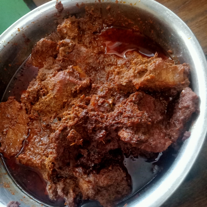RENDANG Satu Porsi Dengan Nasi