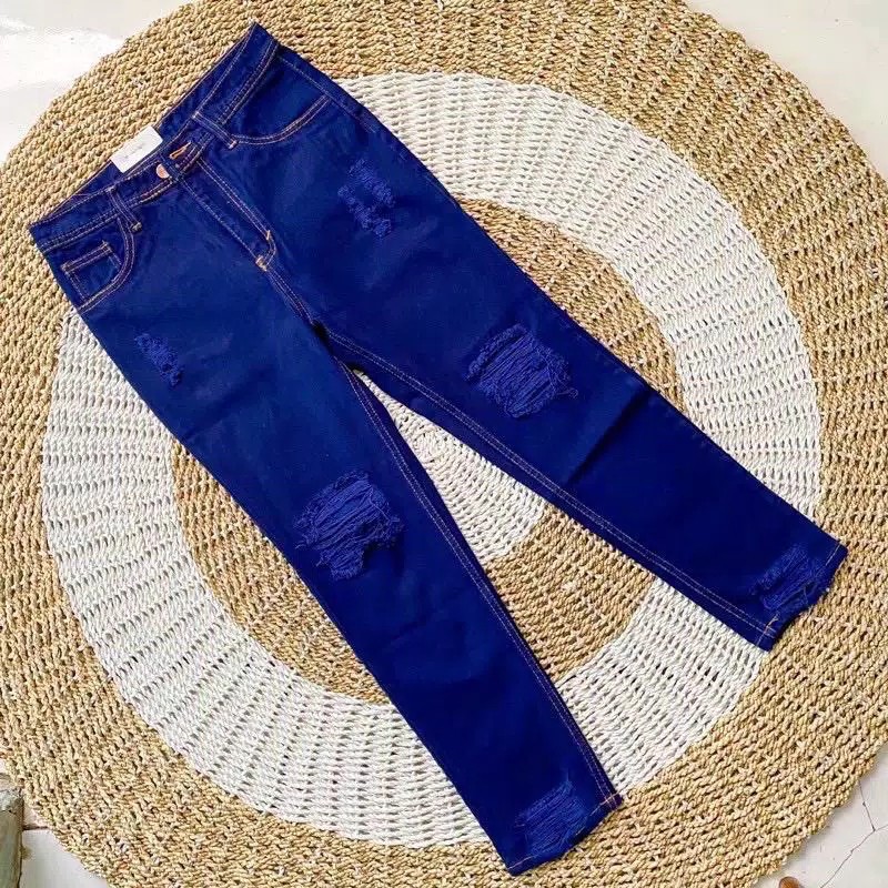 RIPPED BOYFRIEND JEANS CELANA JEANS SOBEK WANITA 2