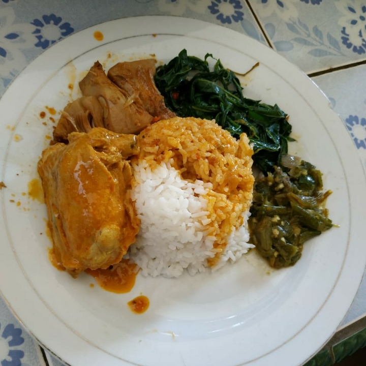 RM Takana Juo-Ayam Gulai