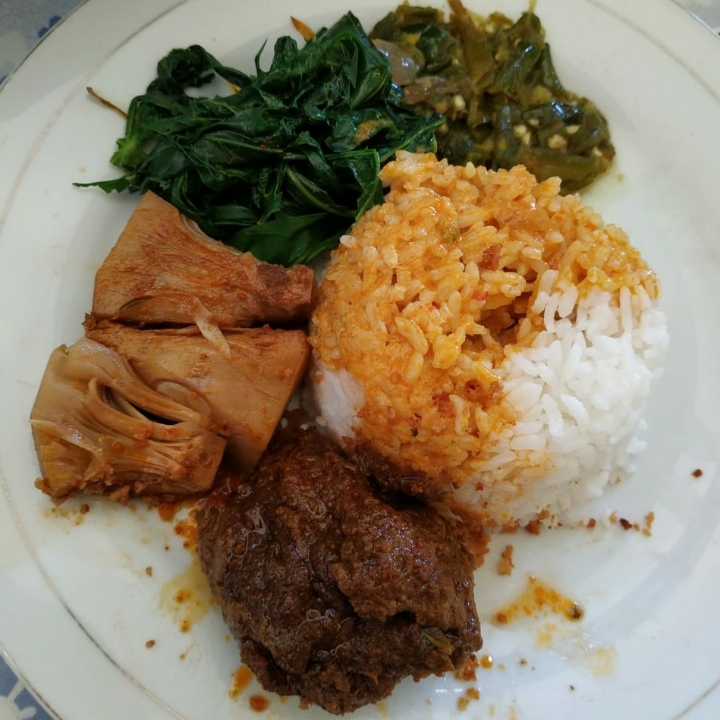 RM Takana Juo-Rendang