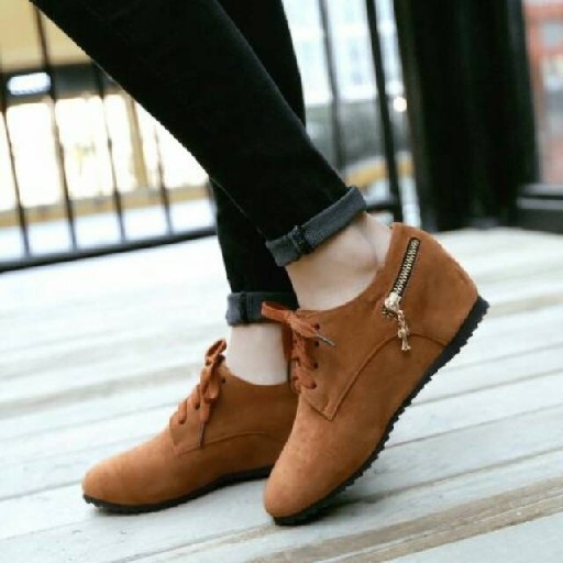 RN 100 Sepatu Casual