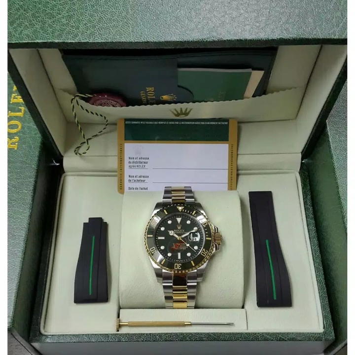 ROLEX Submariner Premium