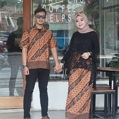 ROMANTIKA COUPLE