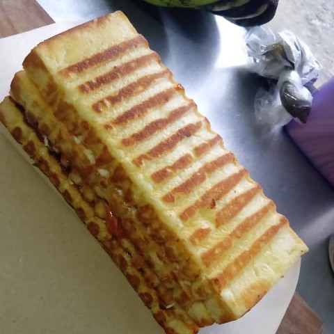 ROTI BAKAR KEJU COKLAT KACANG CAMPUR