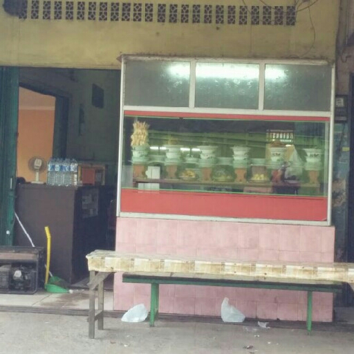 RUMAH MAKAN SINGKARAK RAYA Terminal KM 12