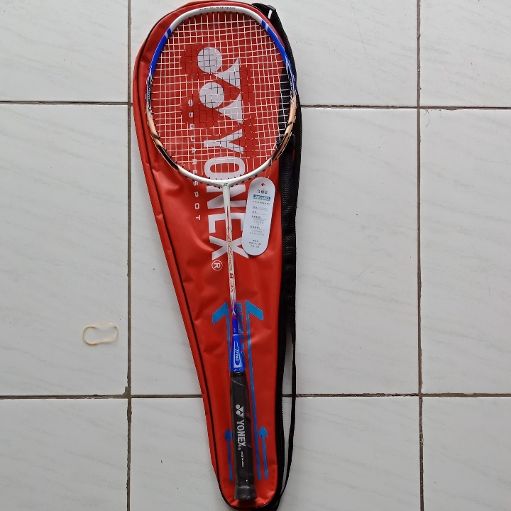 Raket Badminton